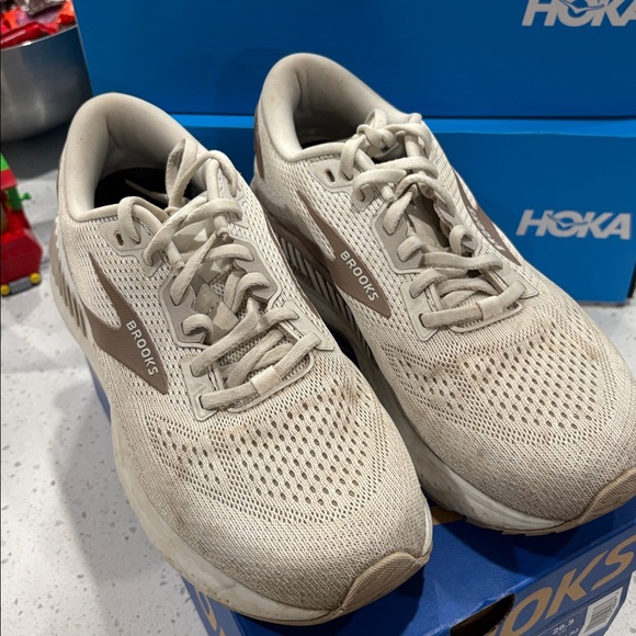 Brooks Women’s Ariel GTS 24 - Picture 5 of 6